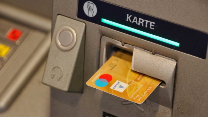 Few-Tips-to-Choose-the-Right-ATM-Processing-Companies-on-toplineblog