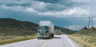 Expert-Trucking-Permit-Services-Simplifying-the-Permitting-Process-on-toplineblog